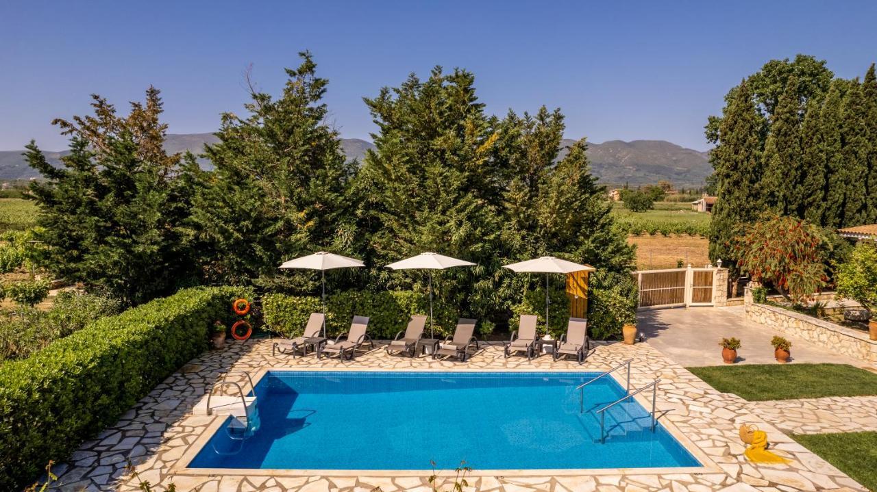 Villa In Pietra Kalamaras Makhairádhon Exterior photo